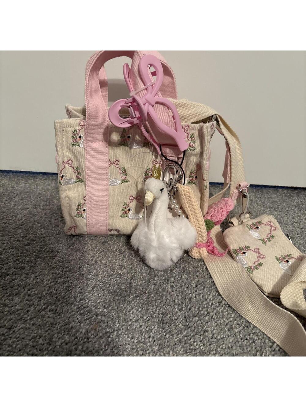 New Madden Girl Pink  Bow Swan Embroidered Tote Hair Clip, Wristlet And Charms